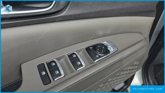 KIA CARNIVAL GASOLINE 9-SEATER NOBLESSE