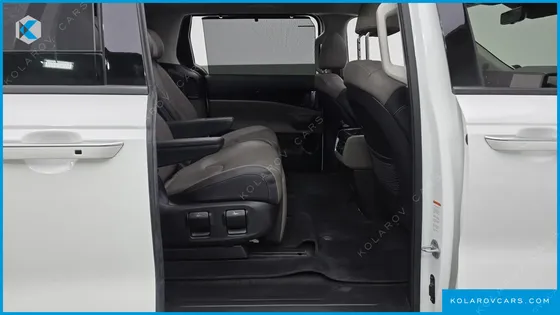 KIA CARNIVAL HEV 7SEATER SIGNATURE