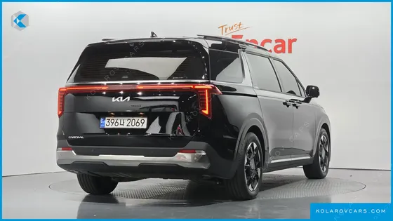 KIA CARNIVAL GASOLINE 7-SEATER SIGNATURE