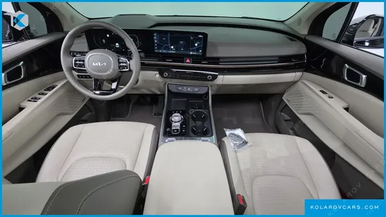 KIA CARNIVAL GASOLINE 7-SEATER SIGNATURE