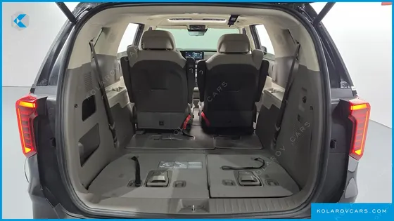 KIA CARNIVAL GASOLINE 7-SEATER SIGNATURE