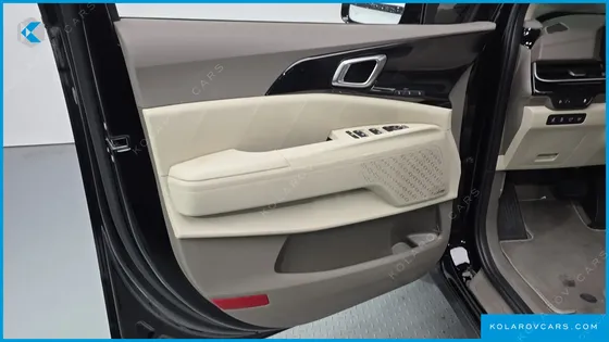KIA CARNIVAL GASOLINE 7-SEATER SIGNATURE