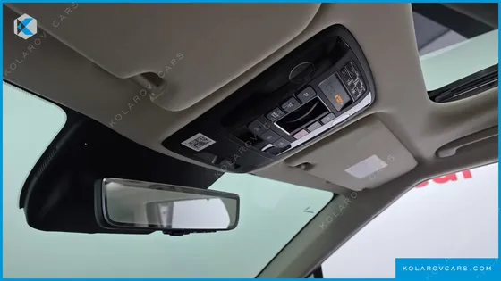 KIA CARNIVAL GASOLINE 7-SEATER SIGNATURE
