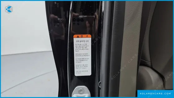 KIA CARNIVAL GASOLINE 7-SEATER SIGNATURE