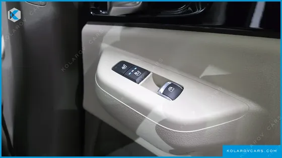 KIA CARNIVAL GASOLINE 7-SEATER SIGNATURE