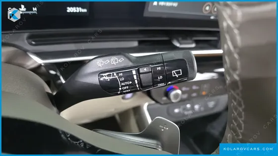 KIA CARNIVAL GASOLINE 7-SEATER SIGNATURE