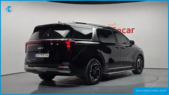 KIA CARNIVAL DIESEL 9-SEATER SIGNATURE