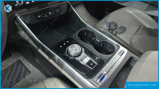 KIA CARNIVAL DIESEL 9-SEATER SIGNATURE