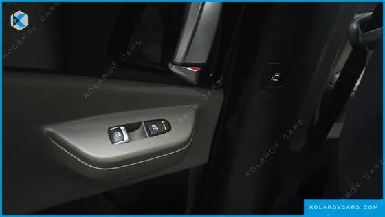 KIA CARNIVAL DIESEL 9-SEATER SIGNATURE