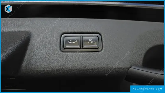 KIA CARNIVAL DIESEL 9-SEATER SIGNATURE