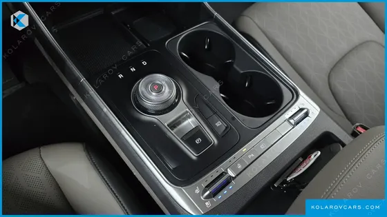 KIA CARNIVAL GASOLINE 9-SEATER PRESTIGE