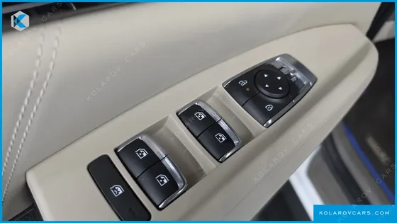 KIA CARNIVAL GASOLINE 7-SEATER GRAVITY