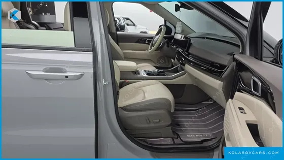 KIA CARNIVAL GASOLINE 7-SEATER GRAVITY