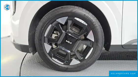 KIA CARNIVAL GASOLINE 9-SEATER PRESTIGE