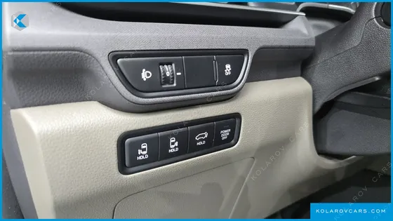 KIA CARNIVAL GASOLINE 9-SEATER PRESTIGE