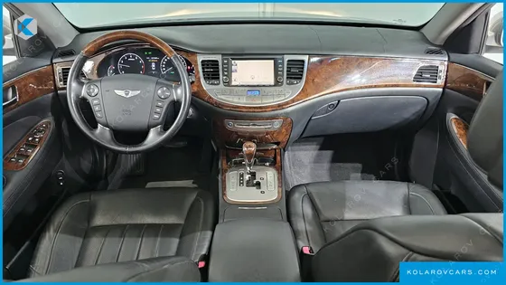 HYUNDAI GENESIS BH 380 LUXURY