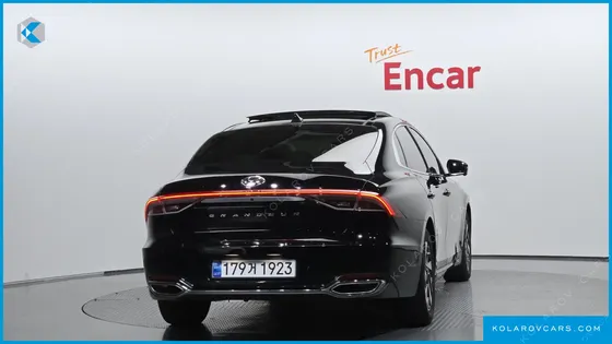 HYUNDAI GRANDEUR LE BLANC