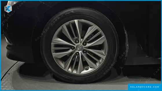 HYUNDAI GRANDEUR HG240 MODERN
