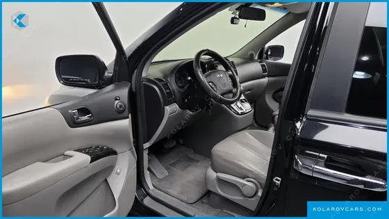 KIA CARNIVAL NEW CARNIVAL LIMOUSINE GLX