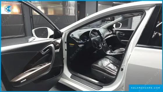 HYUNDAI GRANDEUR HG300 PREMIUM