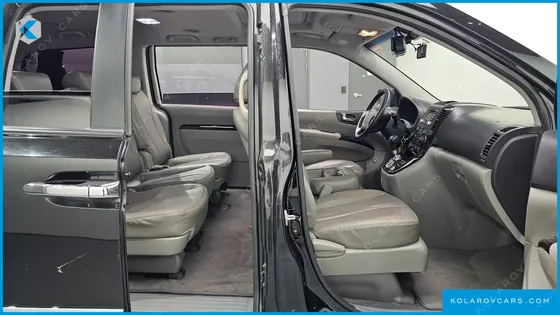 KIA CARNIVAL NEW CARNIVAL LIMOUSINE GLX