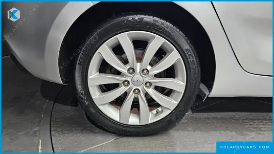 KIA CARENS 2.0 LPI LUXURY
