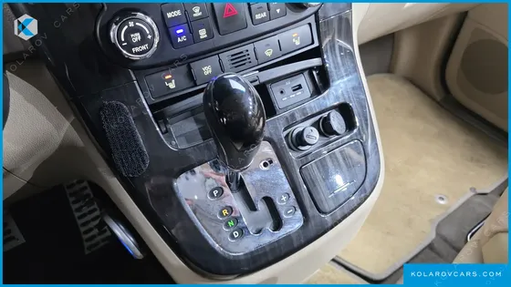 KIA CARNIVAL GRAND CARNIVAL HI LIMOUSINE GLX