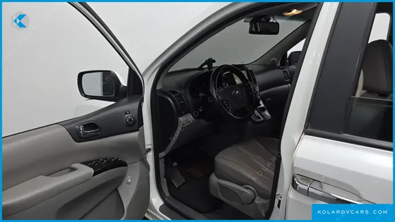 KIA CARNIVAL NEW CARNIVAL LIMOUSINE GLX