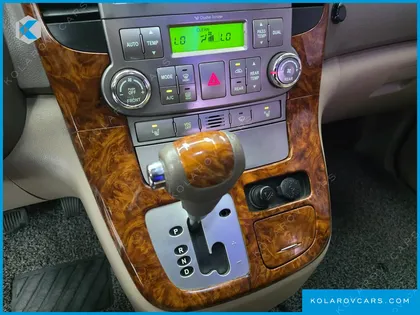 KIA CARNIVAL GRAND CARNIVAL HI LIMOUSINE GLX