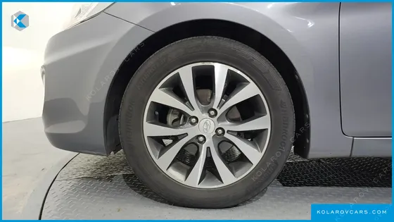 HYUNDAI ACCENT DIESEL WIT 1.6 VGT MODERN