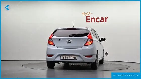 HYUNDAI ACCENT WIT 1.4 VVT MODERN