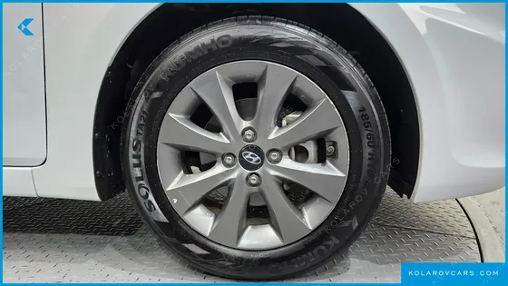 HYUNDAI ACCENT WIT 1.4 VVT MODERN