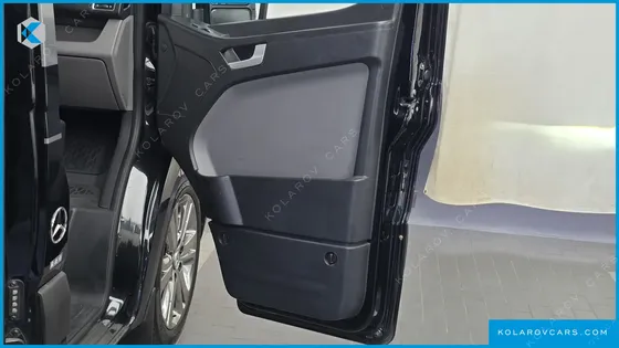 HYUNDAI SOLATI 15-SEATER
