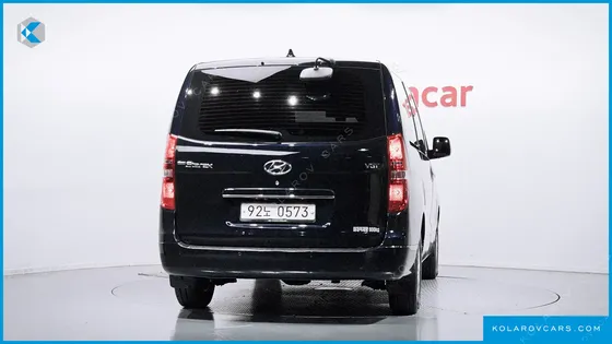 HYUNDAI STAREX VAN 5-SEATER