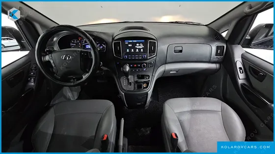 HYUNDAI STAREX VAN 5-SEATER