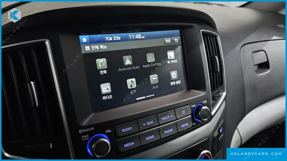 HYUNDAI STAREX VAN 5-SEATER