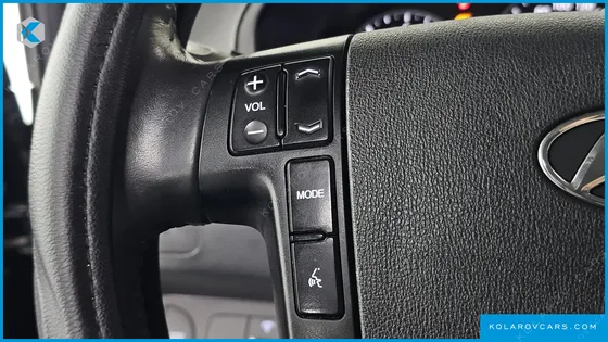 HYUNDAI STAREX VAN 5-SEATER