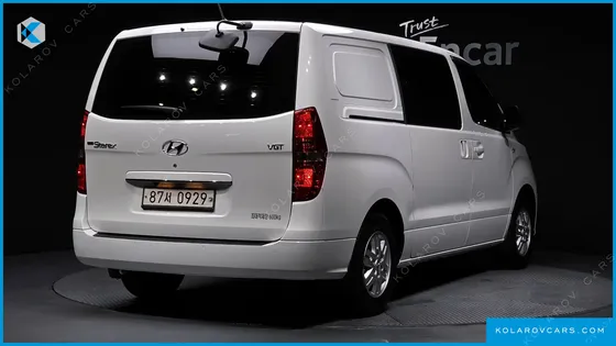 HYUNDAI STAREX VAN 5-SEATER