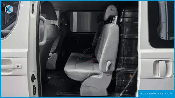 HYUNDAI STAREX VAN 5-SEATER