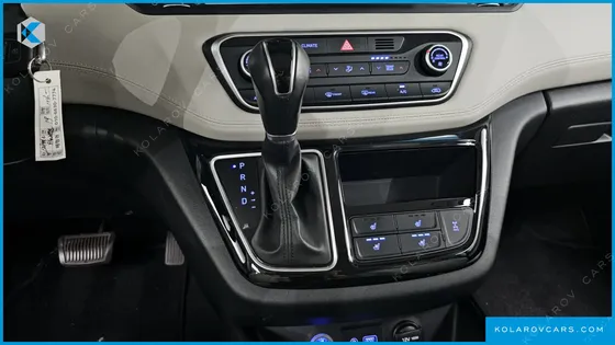 HYUNDAI STAREX 4WD LIMOUSINE