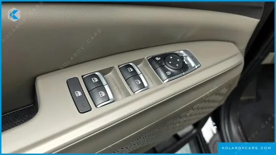 KIA CARNIVAL GASOLINE 9-SEATER NOBLESSE