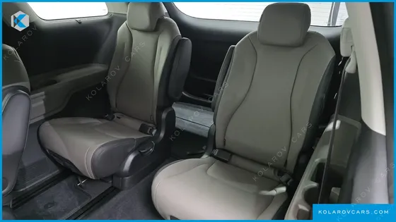 KIA CARNIVAL GASOLINE 9-SEATER NOBLESSE