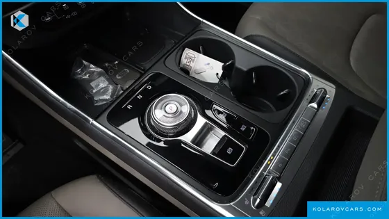KIA CARNIVAL DIESEL 9-SEATER NOBLESSE
