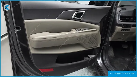 KIA CARNIVAL DIESEL 9-SEATER NOBLESSE