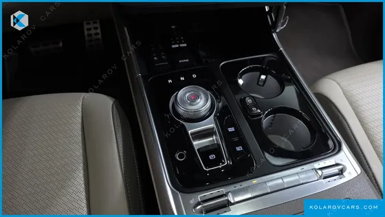 KIA CARNIVAL GASOLINE 7-SEATER HI LIMOUSINE