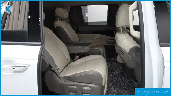KIA CARNIVAL GASOLINE 7-SEATER HI LIMOUSINE