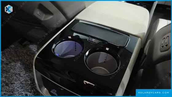 KIA CARNIVAL GASOLINE 7-SEATER HI LIMOUSINE
