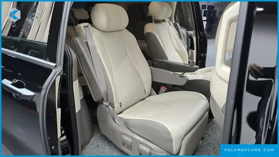 KIA CARNIVAL GASOLINE 7-SEATER HI LIMOUSINE