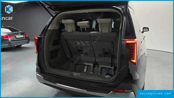 KIA CARNIVAL GASOLINE 7-SEATER HI LIMOUSINE