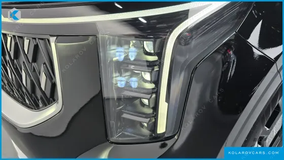 KIA CARNIVAL GASOLINE 7-SEATER HI LIMOUSINE